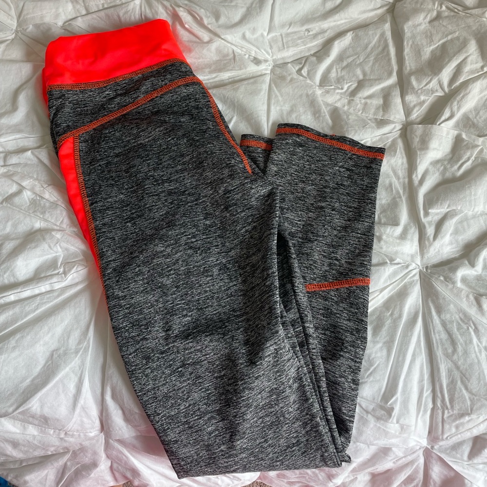 Athletic leggings